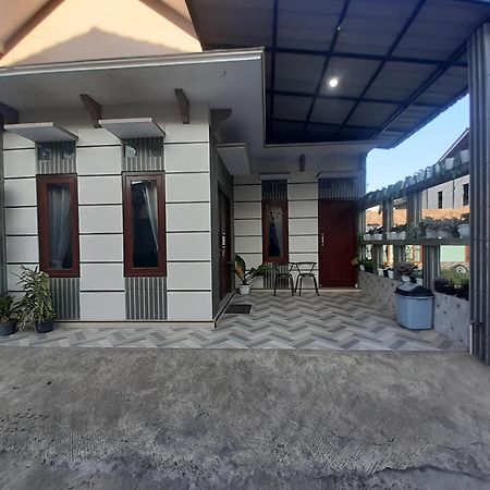 Widodaren Homestay Probolinggo Kültér fotó